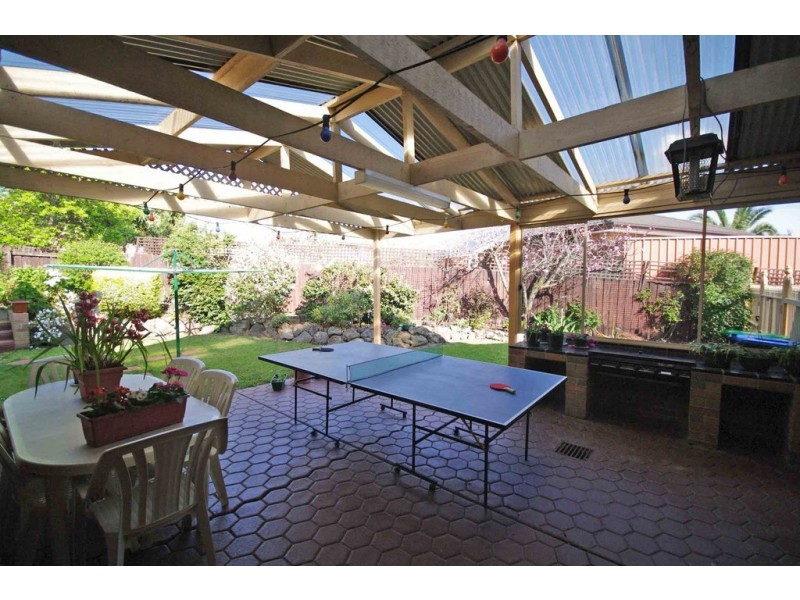 16 Preston Avenue, Endeavour Hills VIC 3802