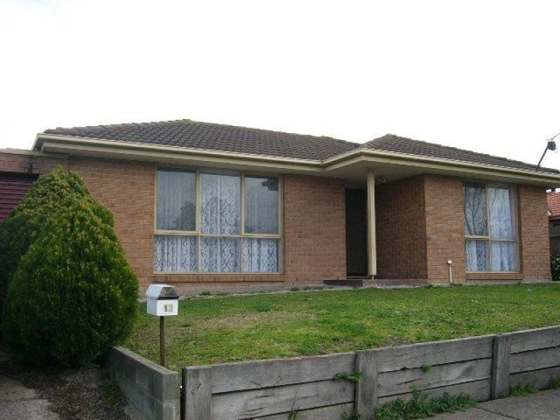 13  LEWISHAM CLOSE, Hampton Park VIC 3976