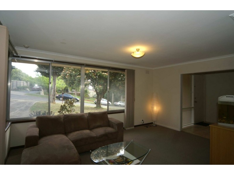 19 Essex Park Drive, Endeavour Hills VIC 3802