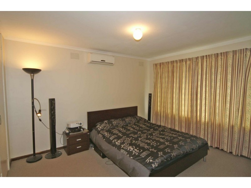 19 Essex Park Drive, Endeavour Hills VIC 3802