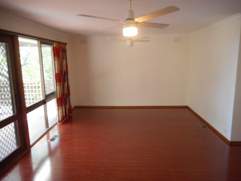 10 NASH COURT, Endeavour Hills VIC 3802