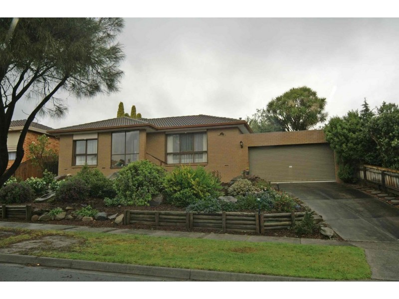 10 Endeavour Crescent, Endeavour Hills VIC 3802