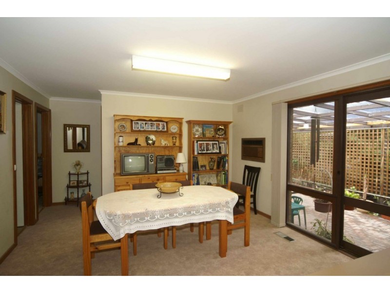 10 Endeavour Crescent, Endeavour Hills VIC 3802