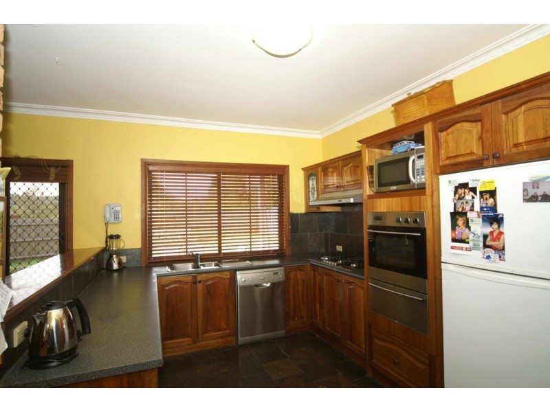 6 Nevis Court, Endeavour Hills VIC 3802