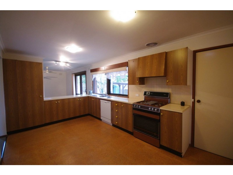 7 Grove End Road, Endeavour Hills VIC 3802