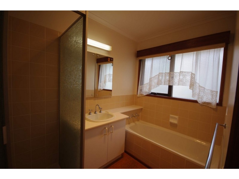 7 Grove End Road, Endeavour Hills VIC 3802