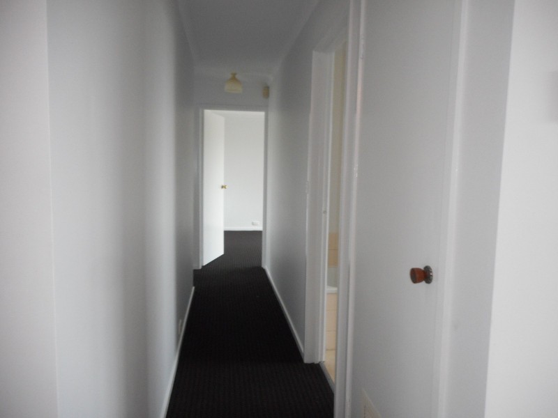 37 THOMAS MITCHELL DRIVE, Endeavour Hills VIC 3802