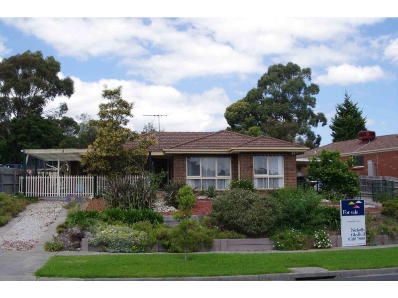 30 Sydney Parkinson Avenue, Endeavour Hills VIC 3802