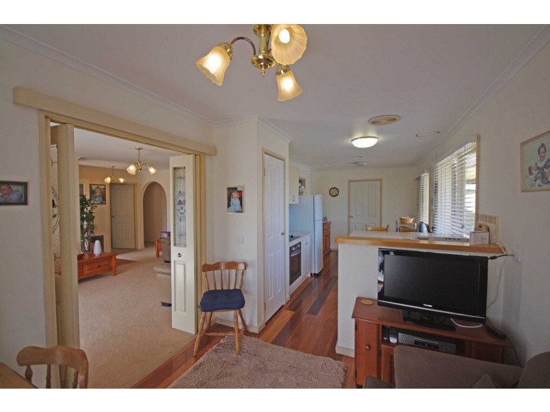 30 Sydney Parkinson Avenue, Endeavour Hills VIC 3802