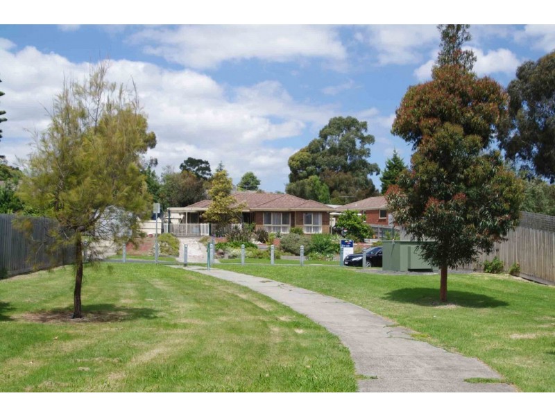 30 Sydney Parkinson Avenue, Endeavour Hills VIC 3802