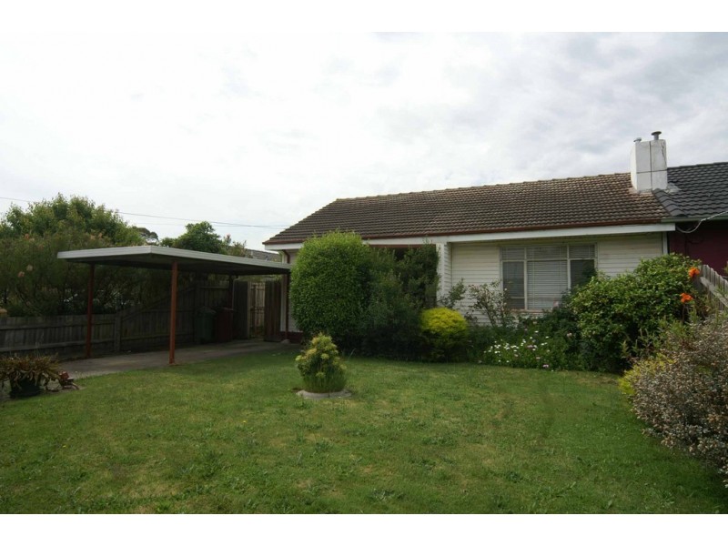 24 Oak Avenue, Doveton VIC 3177