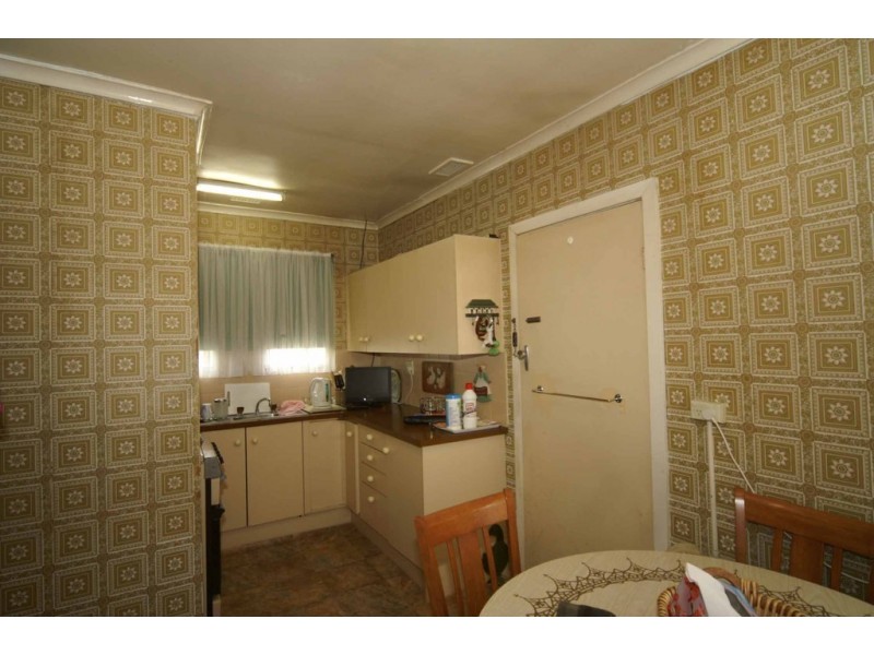 24 Oak Avenue, Doveton VIC 3177