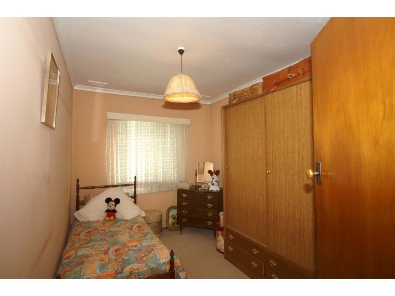 24 Oak Avenue, Doveton VIC 3177