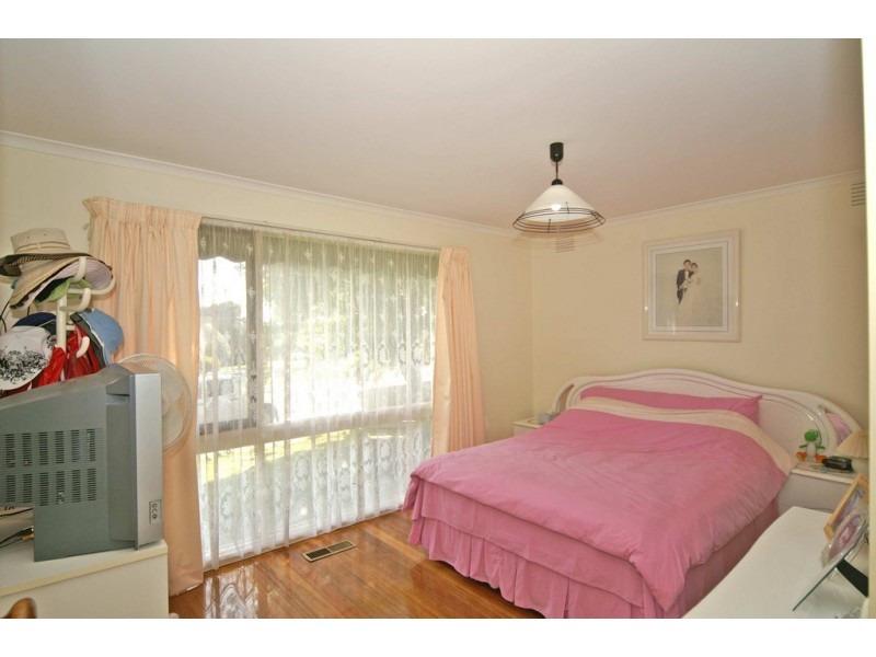 46 John Fawkner Drive, Endeavour Hills VIC 3802