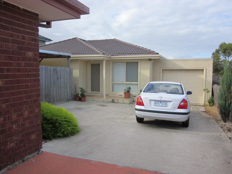 2/27 PRESTON AVENUE, Endeavour Hills VIC 3802