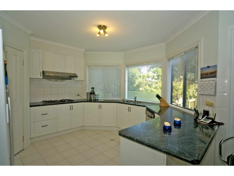 21 Renee Avenue, Endeavour Hills VIC 3802