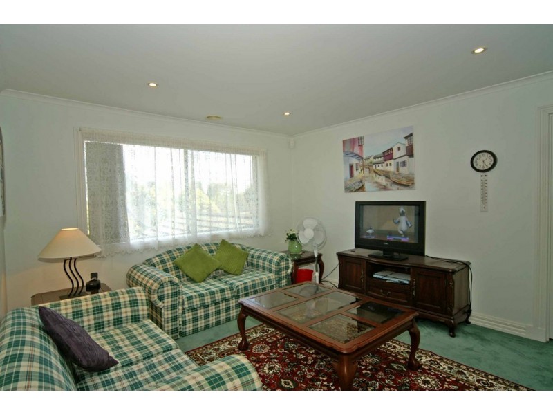 21 Renee Avenue, Endeavour Hills VIC 3802