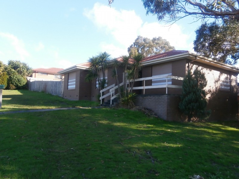 65 ESSEX PARK DRIVE, Endeavour Hills VIC 3802