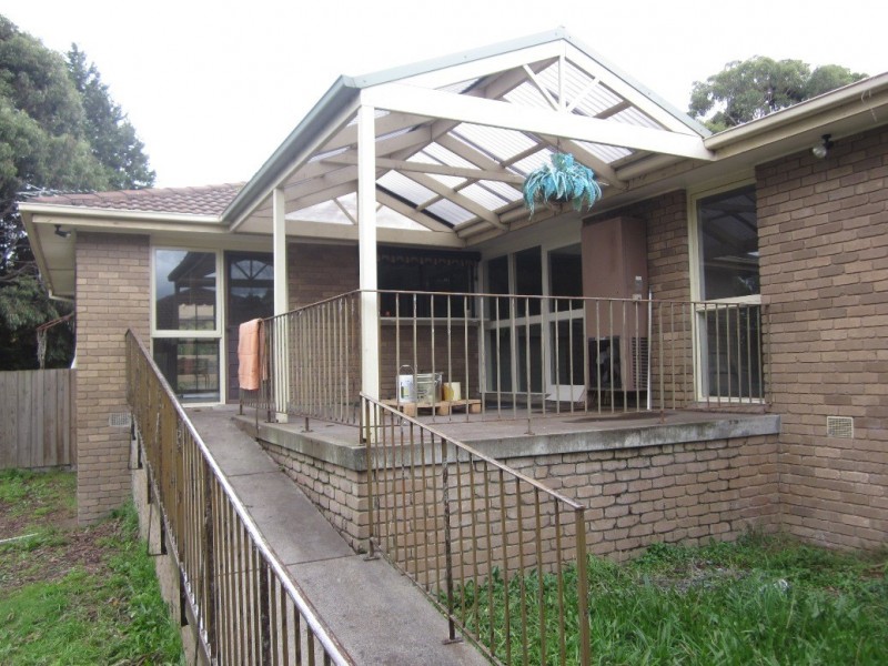 38 WILLIAM PERRY CLOSE, Endeavour Hills VIC 3802