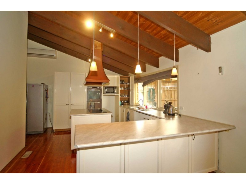 9 Nowell Court, Endeavour Hills VIC 3802