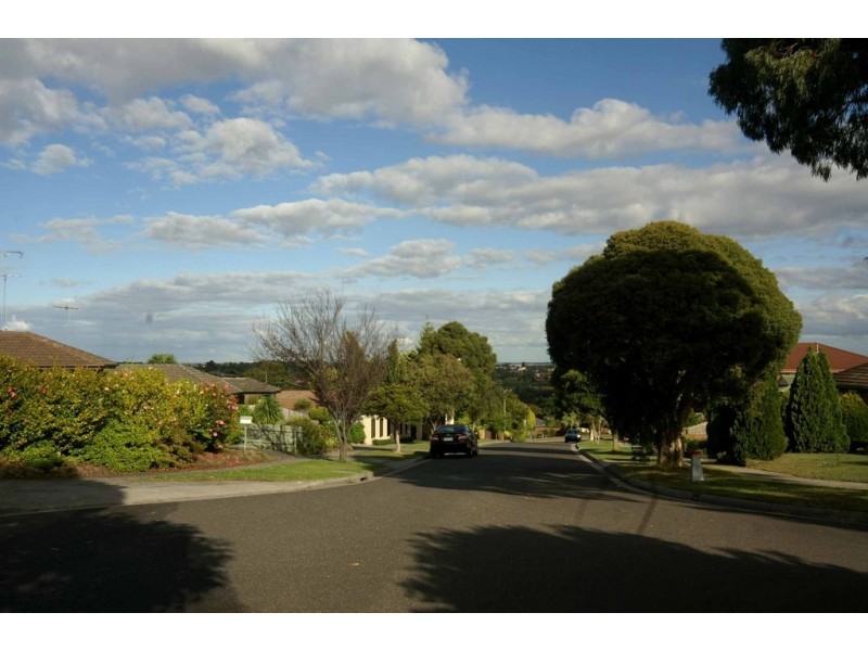 9 Nowell Court, Endeavour Hills VIC 3802