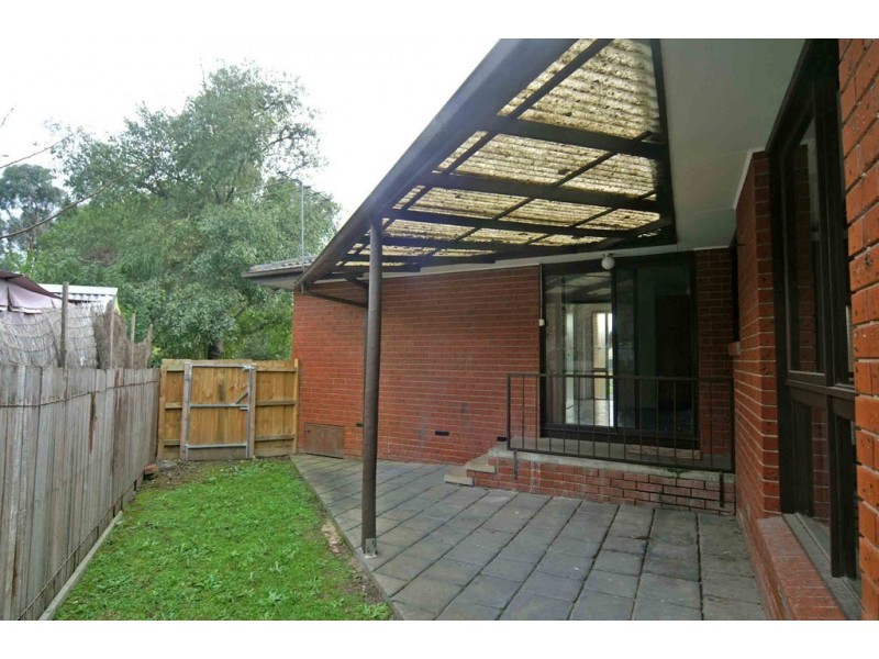 11 Whitestone Court, Endeavour Hills VIC 3802