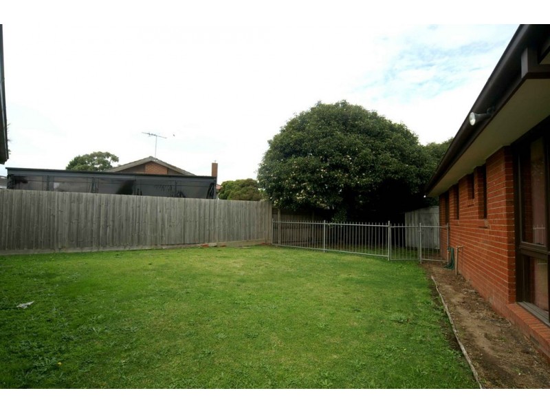 11 Whitestone Court, Endeavour Hills VIC 3802