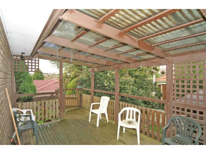 16 SINGLETON DRIVE, Endeavour Hills VIC 3802