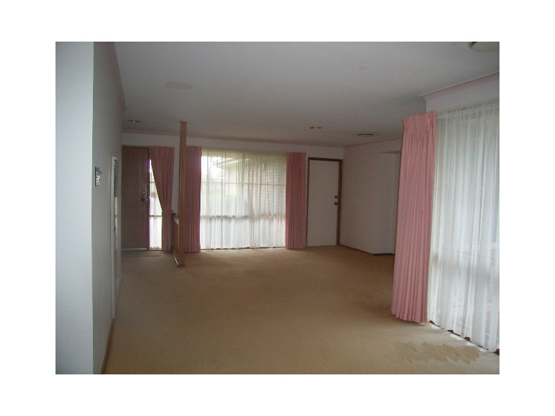 279 POWER ROAD, Endeavour Hills VIC 3802