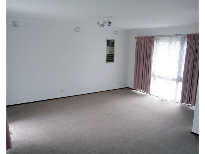 96 James Cook Drive, Endeavour Hills VIC 3802