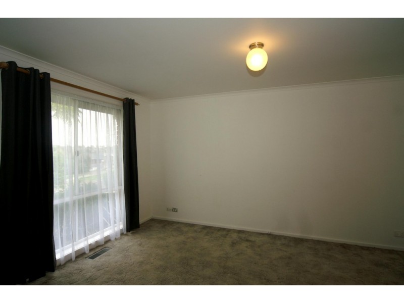 1/50 Preston Avenue, Endeavour Hills VIC 3802