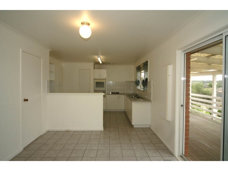 1/50 Preston Avenue, Endeavour Hills VIC 3802