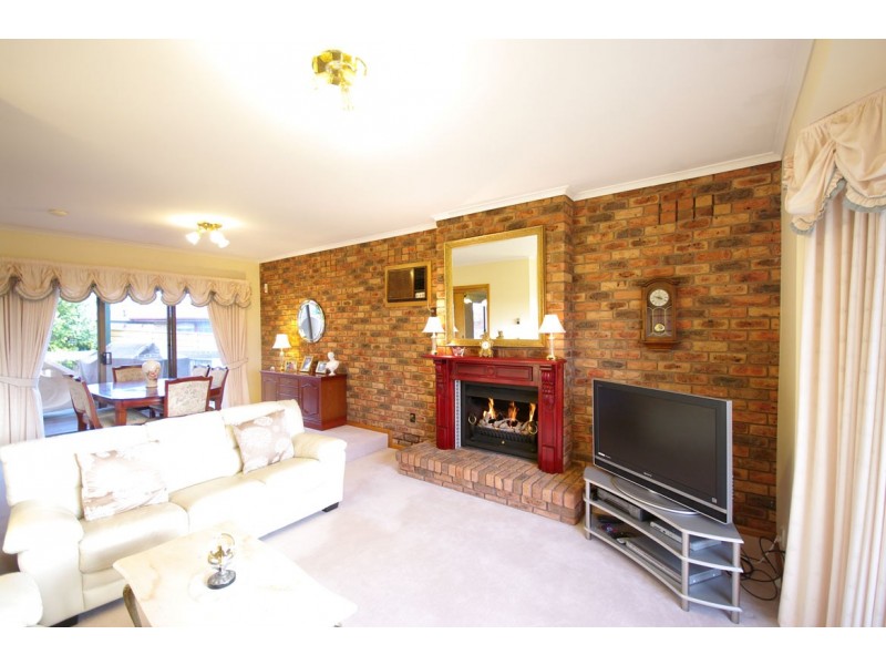 1 Maculosa Court, Endeavour Hills VIC 3802