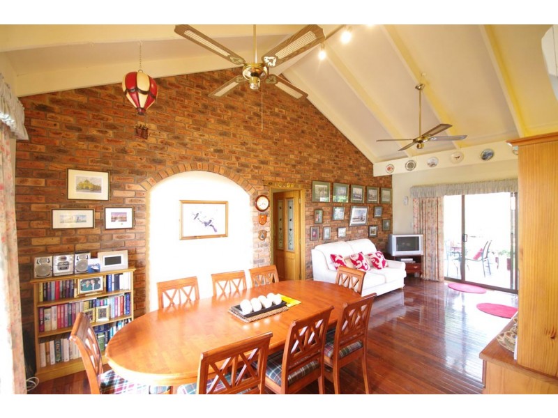 1 Maculosa Court, Endeavour Hills VIC 3802