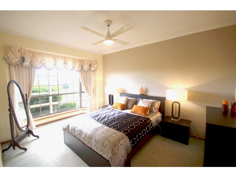 1 Maculosa Court, Endeavour Hills VIC 3802