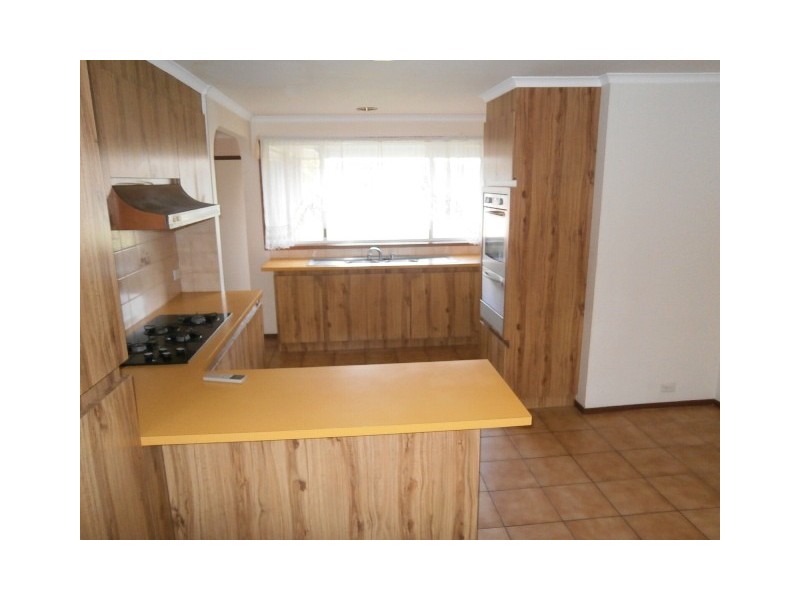 9 TENCH RISE, Endeavour Hills VIC 3802