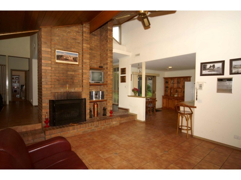 2 Kylie Court, Hallam VIC 3803