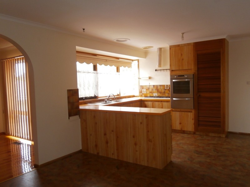 40 SCOTSBURN WAY, Endeavour Hills VIC 3802