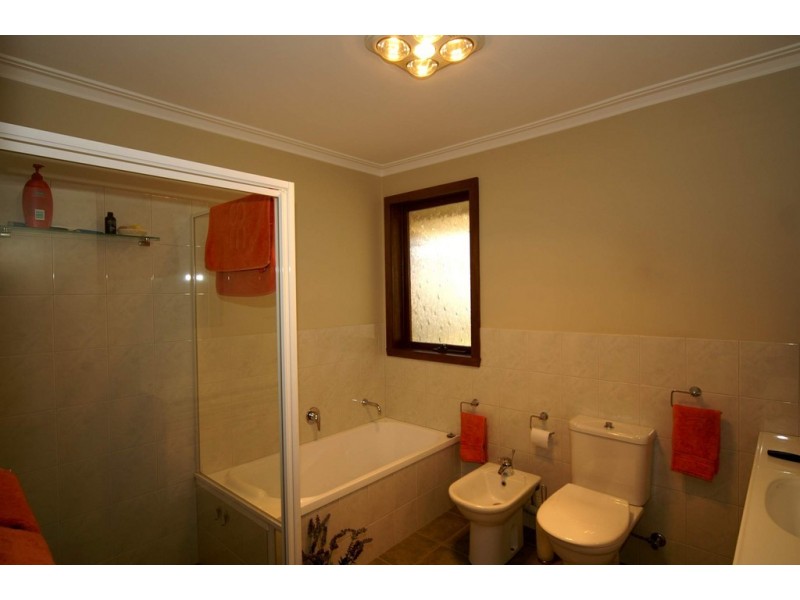 1 Wills Court, Endeavour Hills VIC 3802