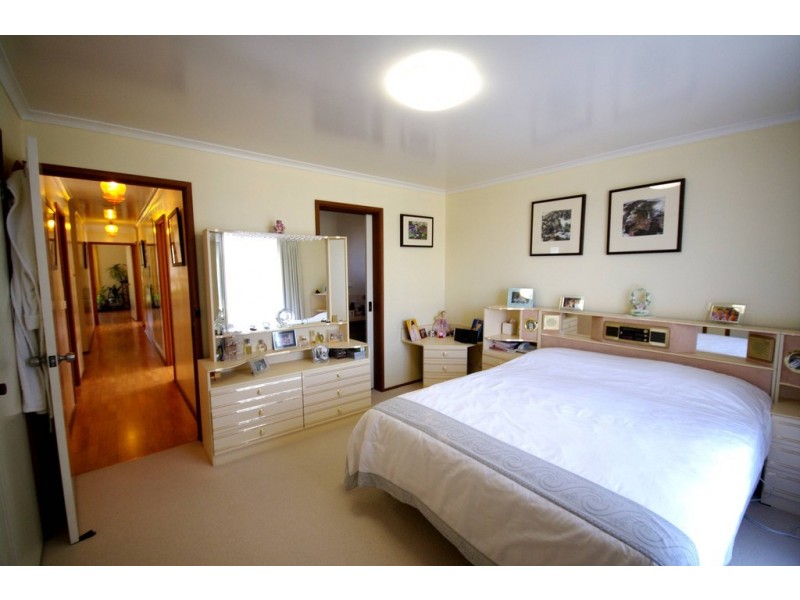 2 Thurso Court, Endeavour Hills VIC 3802