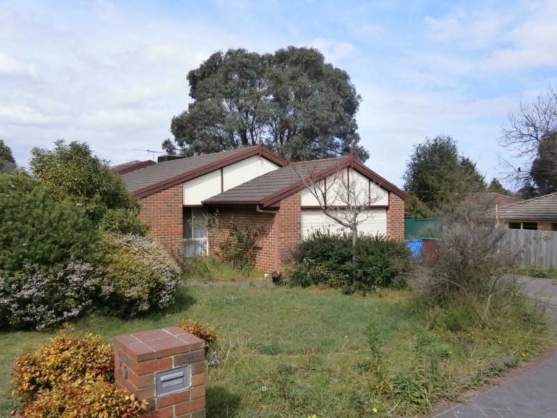 39 LAWSON WAY, Endeavour Hills VIC 3802