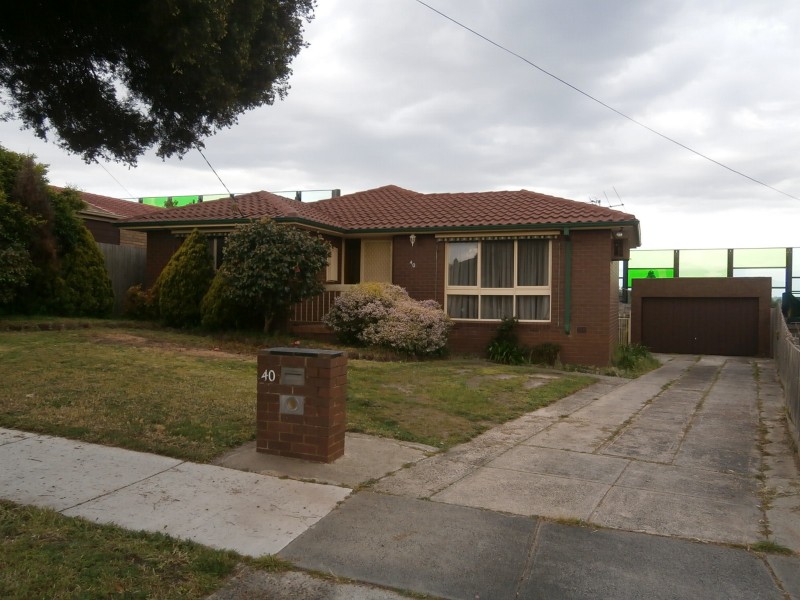 40 ILLAWARRA CRESCENT, Dandenong North VIC 3175