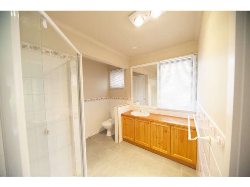 1/7 Aaran Close, Endeavour Hills VIC 3802