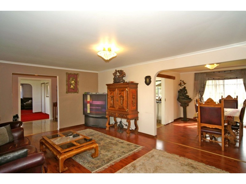 227 James Cook Drive, Endeavour Hills VIC 3802