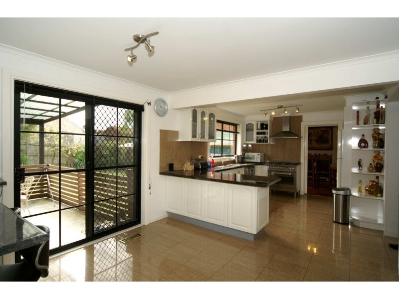 227 James Cook Drive, Endeavour Hills VIC 3802