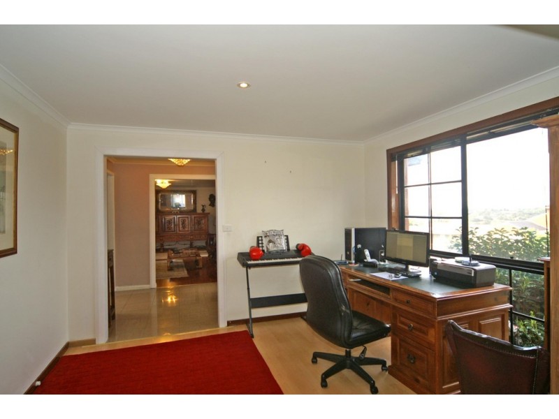 227 James Cook Drive, Endeavour Hills VIC 3802