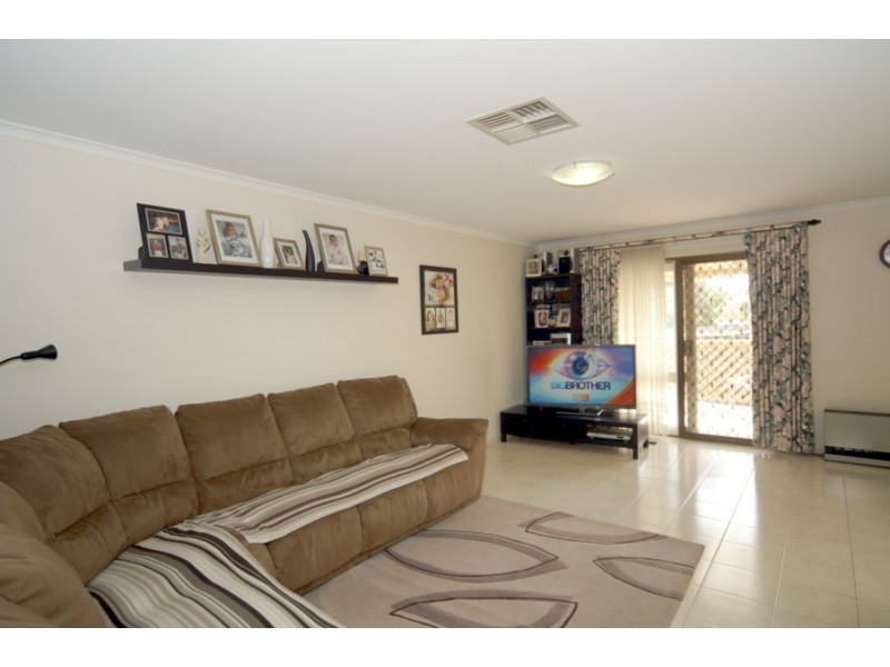 48 Denton Drive, Endeavour Hills VIC 3802