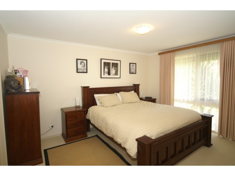 48 Denton Drive, Endeavour Hills VIC 3802