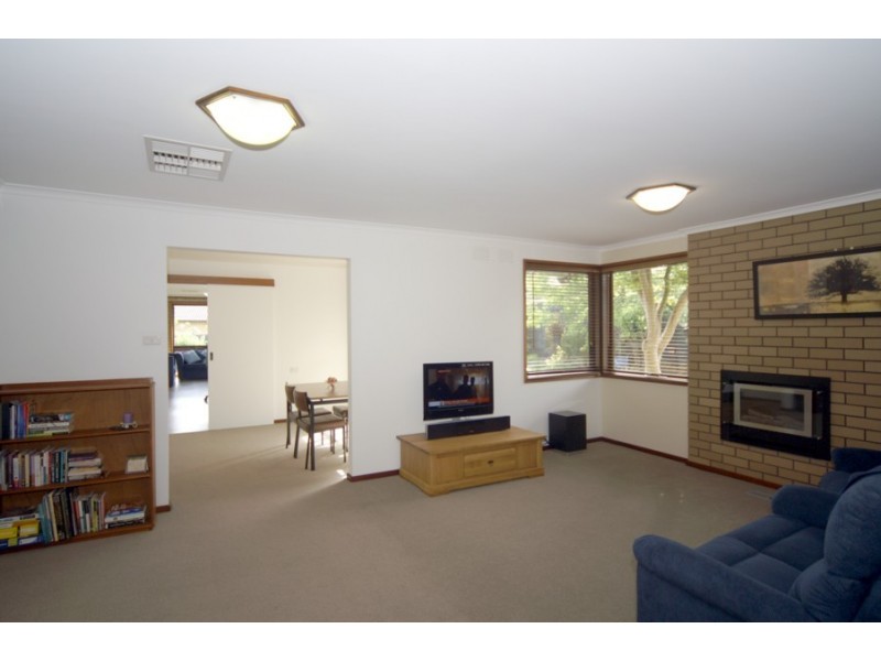 4 Rhyl Close, Endeavour Hills VIC 3802