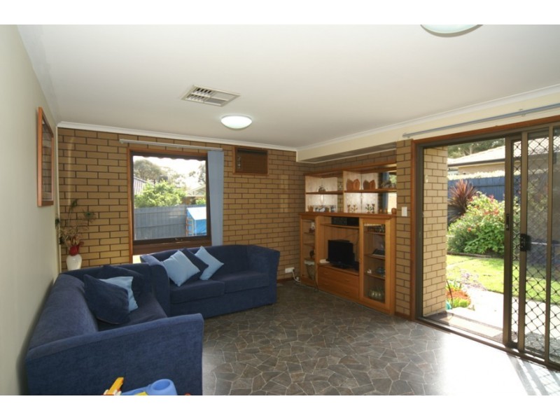 4 Rhyl Close, Endeavour Hills VIC 3802